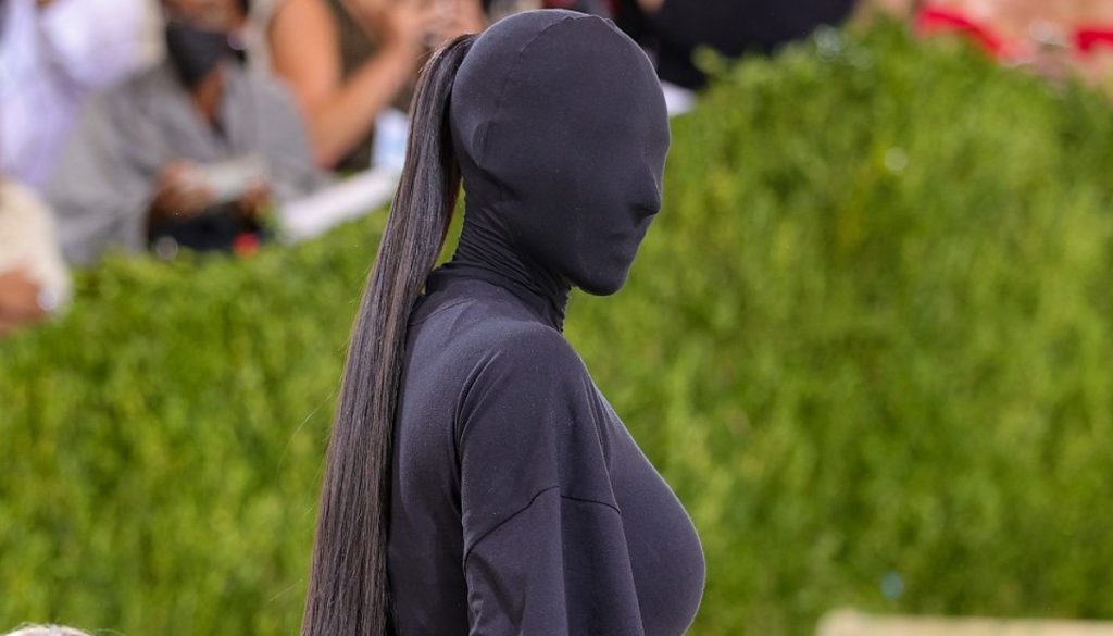 kim kardashian mascara met gala 2021 1200x686 1