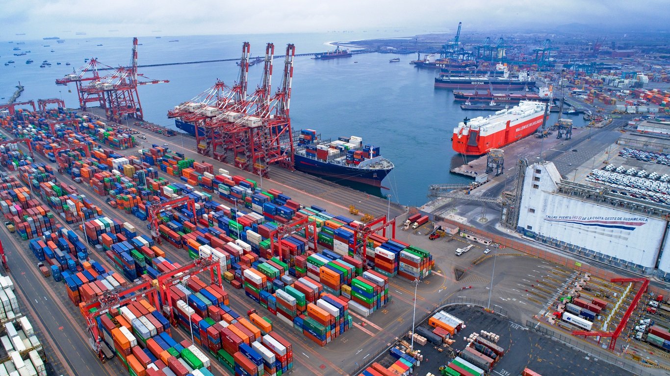 ¿Cómo afecta la crisis de los fletes a los consumidores? 1 Autoridad Portuaria Nacional Peru