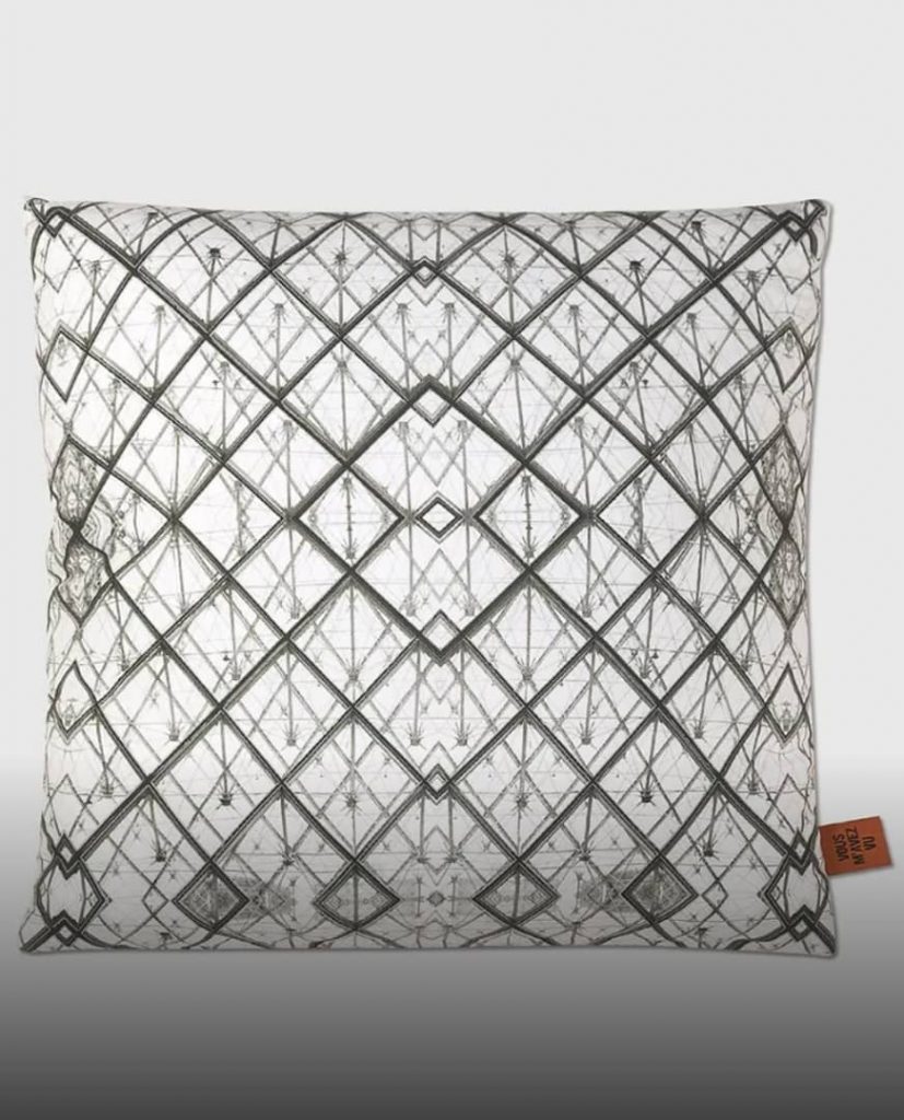 Merchandising: el negocio millonario que alimenta Netflix Shop 4 Merchandising de Netflix Lupin