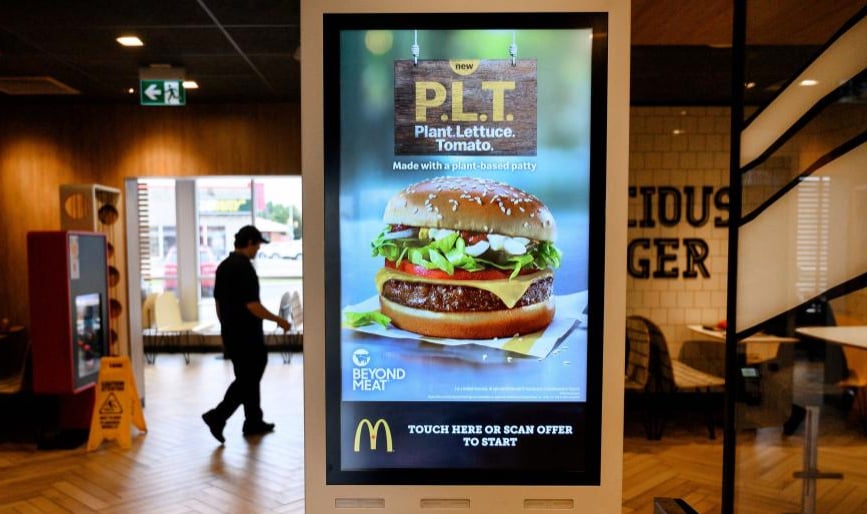 Marketing vegano penetra las grandes cadenas: McDonald's introduce su hamburguesa vegetal en EEUU 2 mc plant