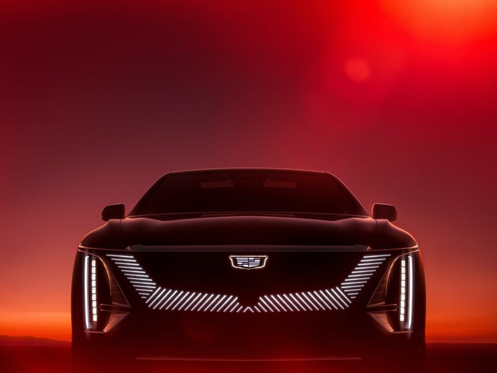 Cadillac presenta nuevo logotipo que adapta su marca al entorno digital 3 Cadillac MotherDesign 02