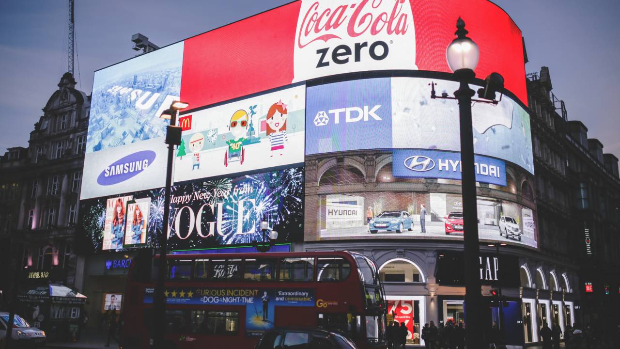 Día Internacional del Marketing: Estrategias que han hecho invencibles a las grandes marcas 1 Nuevo proyecto 11