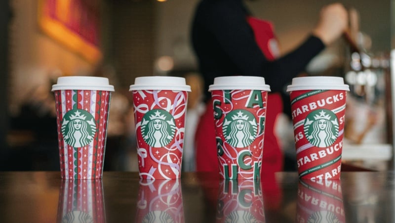 ¿Cómo Starbucks ha convertido sus tazas en objeto de deseo durante la temporada navideña? 2 f098605db45c41ae865e7ef07e6d4e8d