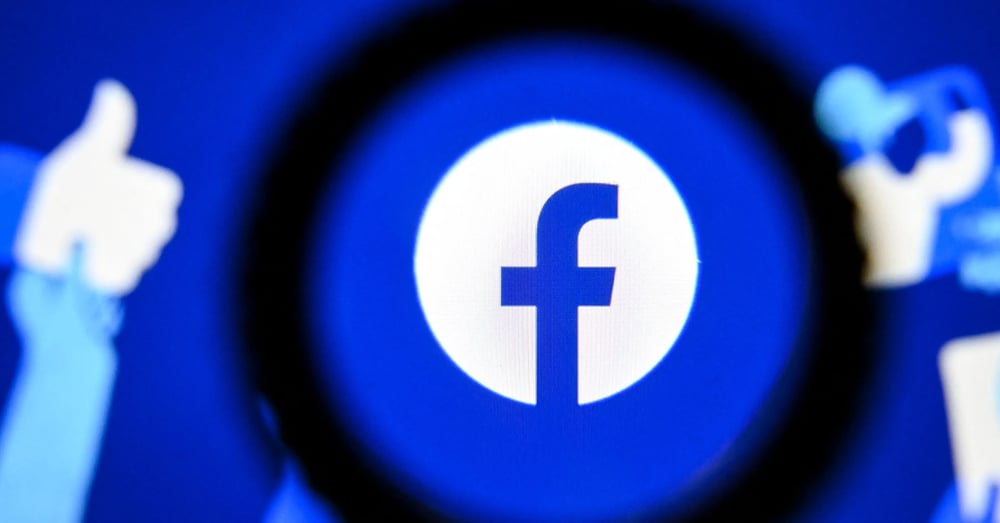 Usuarios en Facebook prefieren el contenido compartido por sus amigos 1 Facebook en el ojo de huracan moderadores de la version en espanol denuncian abusos de subcontratista