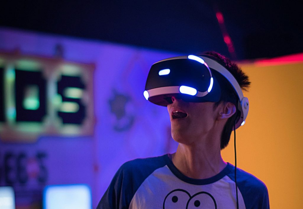 Sony presenta juego y visor de realidad virtual en pleno auge del metaverso 2 lentes de realidad virtual