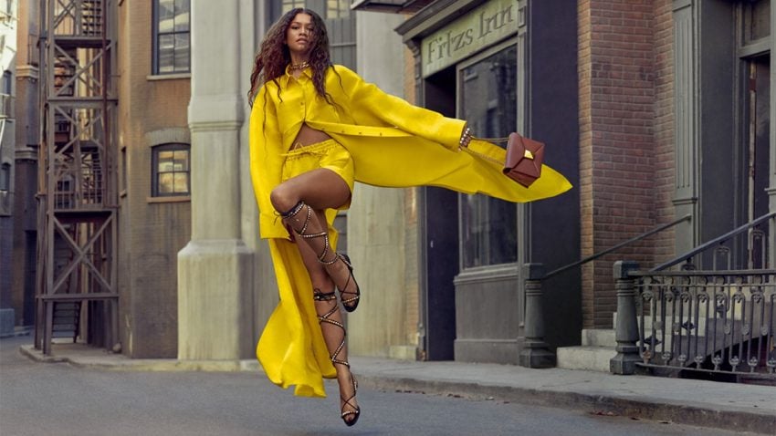 Valentino hace posible que veas a Zendaya desfilar su ropa en cualquier calle del mundo 1 valentino rendes vous 850x478 1