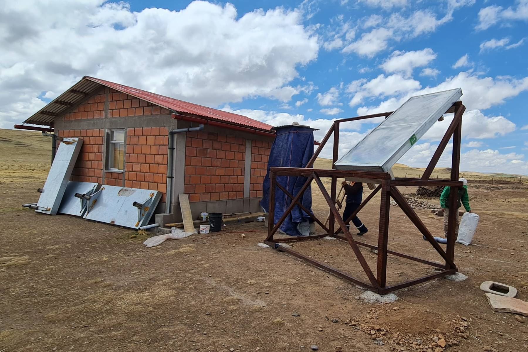 Investigadores peruanos desarrollan sistema térmico de bajo costo para población altoandina 1 000864006W