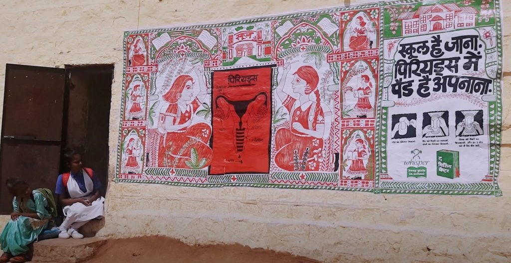 Marca de productos sanitarios pinta murales para educar a niñas sobre la menstruación 2 Leo Burnett India The Missing Chapter1