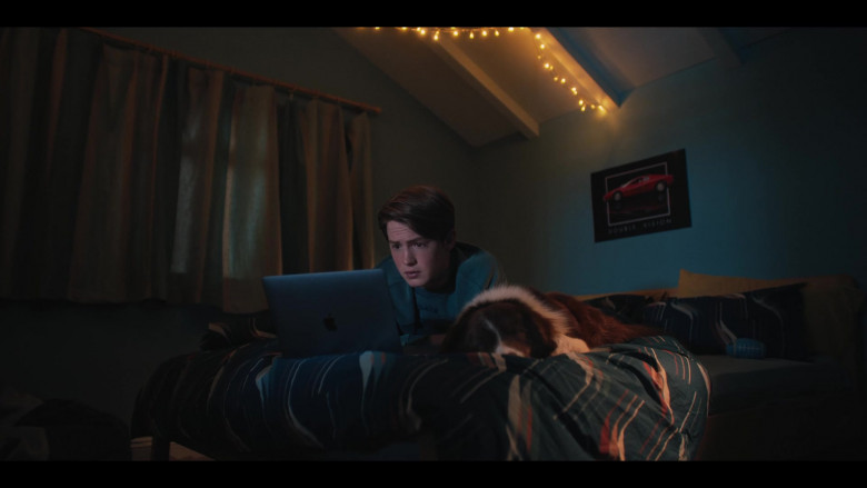 Heartstopper: Las marcas que están presentes en la miniserie de Netflix 7 apple heartstopper