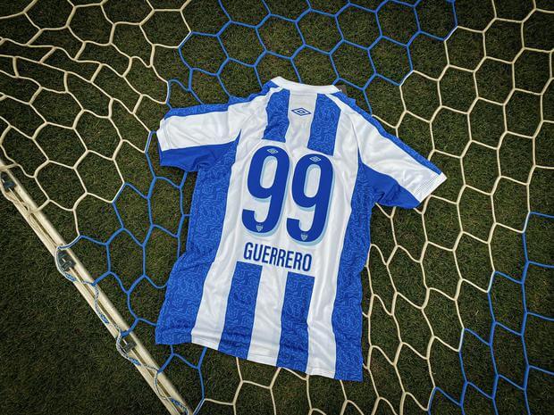Paolo Guerrero beneficia a la marca Avaí por la gran cantidad de camisetas vendidas con su número 3 Paolo Guerrero Marca Avai 3 1