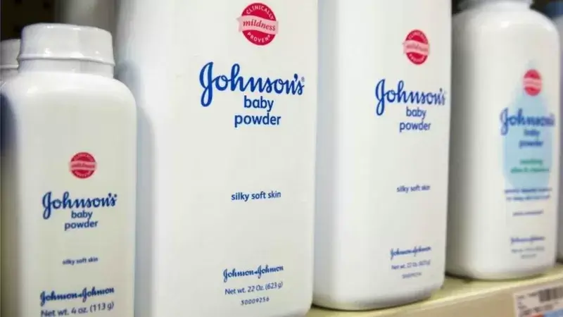 Johnson & Johnson sacará del mercado su talco para bebés tras acusaciones de tener componentes cancerígenos 1 talco para bebés