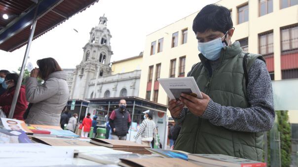 ¿Por qué el 70% de los peruanos no suelen comprar libros físicos o digitales? 2 324832 1129142