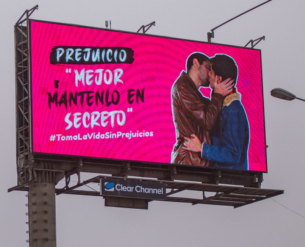 Lima amanece con enormes paneles que promueven la igualdad e inclusión social