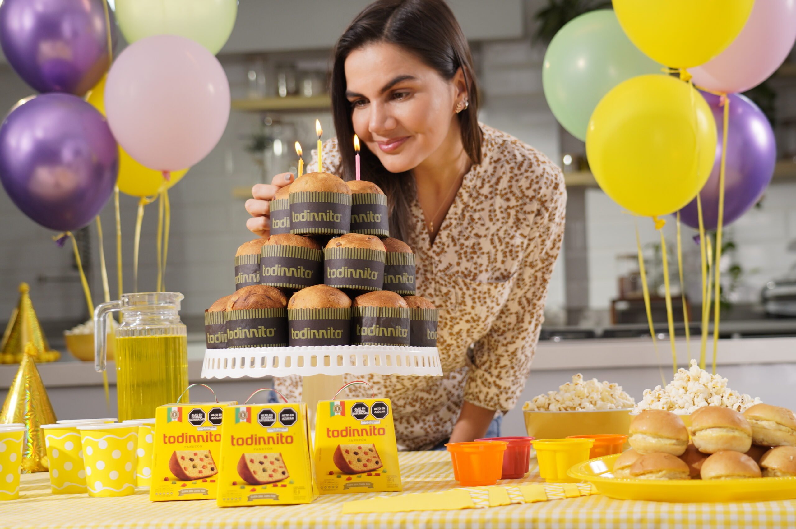 La Agencia® revoluciona el hábito de consumir panetón solo en navidad con su nueva campaña para Todinno 1 DSC3667 scaled