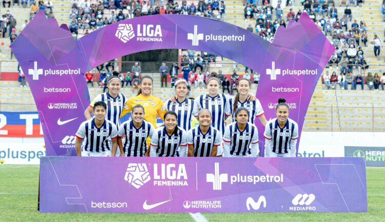 Bayer patrocina fútbol femenino para visibilizar a las mujeres en el deporte