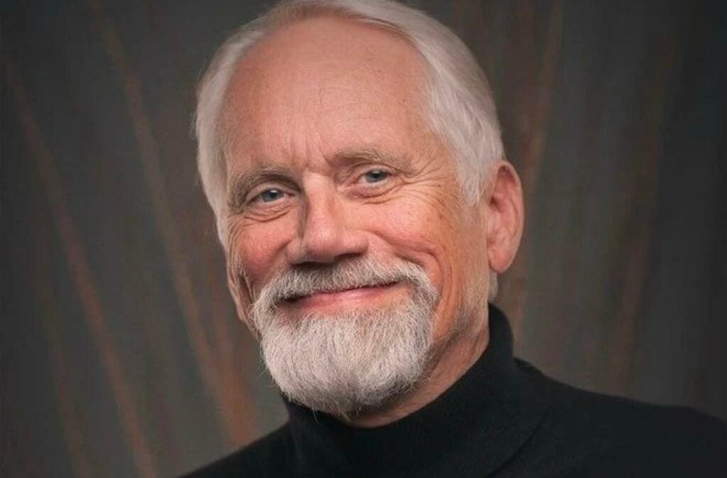 Fallece reconocido publicista Dan Wieden, autor del slogan ‘Just Do It’