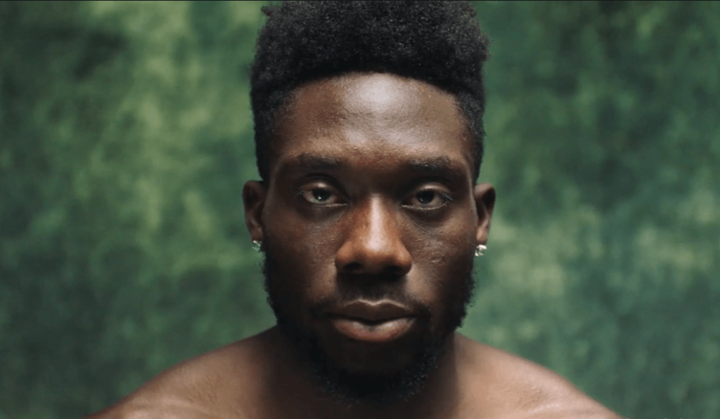 Nike cuenta la historia de Alphonso Davies para combatir los estereotipos de refugiados