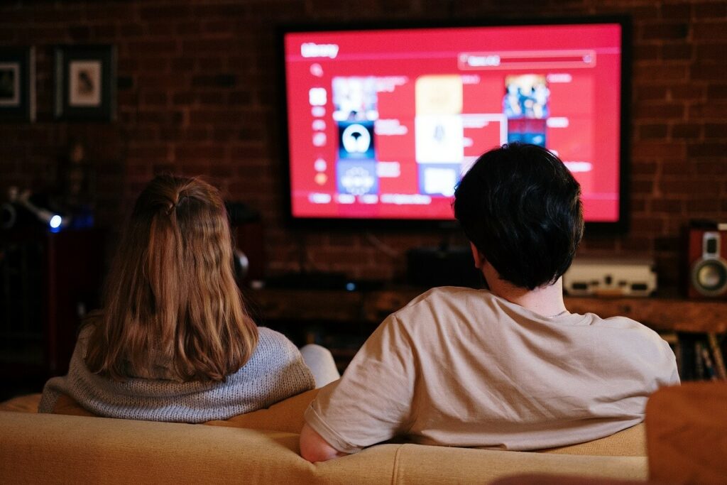 Pronósticos en tecnología publicitaria hacia 2023 3 El 98% de las marcas cree que la publicidad CTV será más que en teléfonos móviles