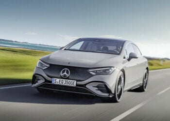 Mercedes-Benz se suma a la suscripción y lanza plan de 1.200 dólares al año