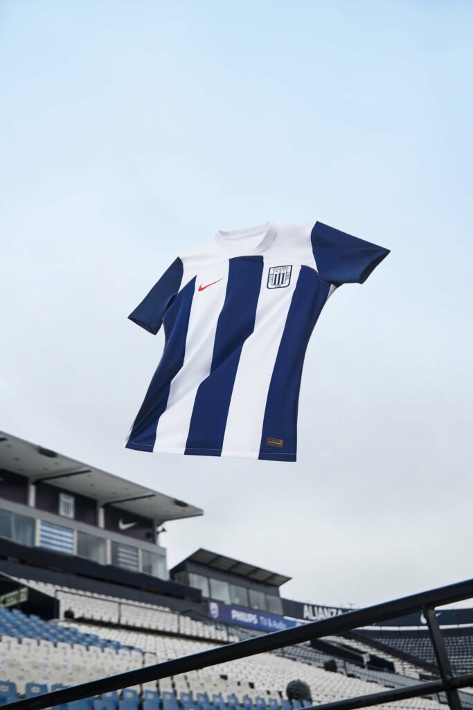 Alianza Lima presenta camiseta inspirada en su tradición para la temporada 2023 2 Alianza Lima presenta camiseta inspirada en su tradición para la temporada 2023