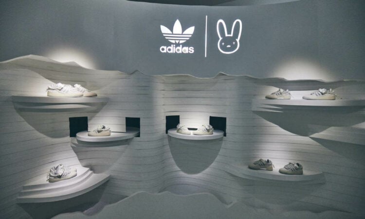 Peruanos compran en tiempo récord las nuevas zapatillas de Bad Bunny y Adidas 1 nuevas zapatillas de Bad Bunny