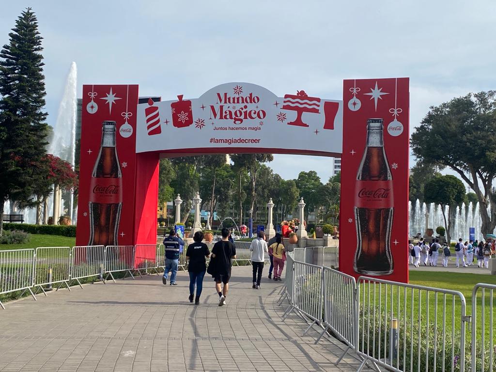<strong>Coca-Cola incursiona en el streaming con el lanzamiento de una serie navideña de antología</strong> 2 coca-cola