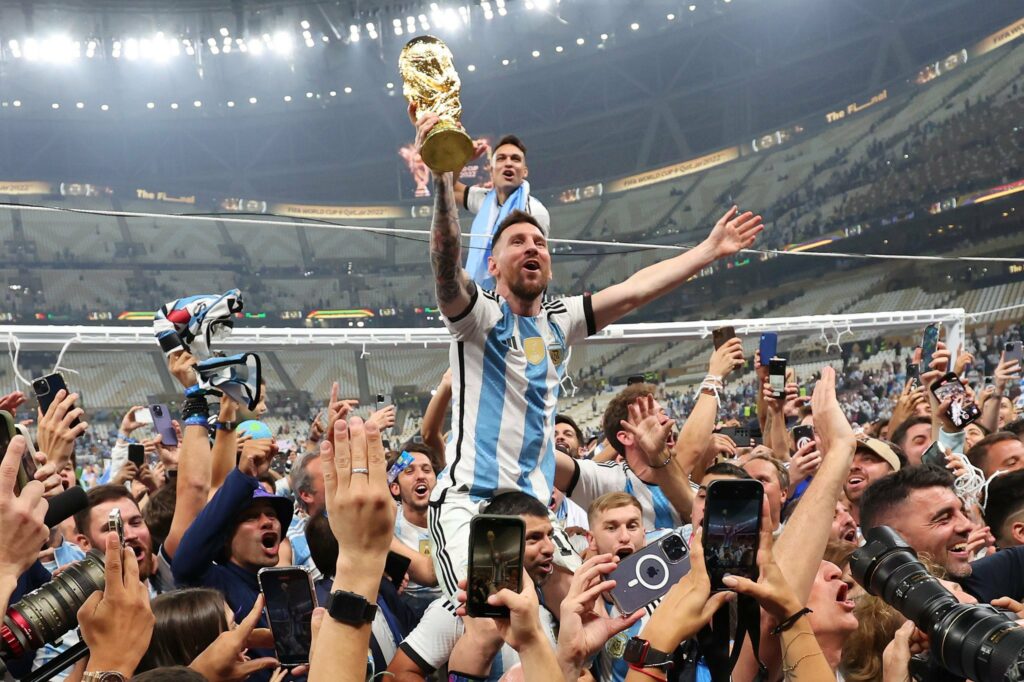 Una fotografía de Messi con la Copa del Mundo es la publicación con más ‘likes’ en Instagram