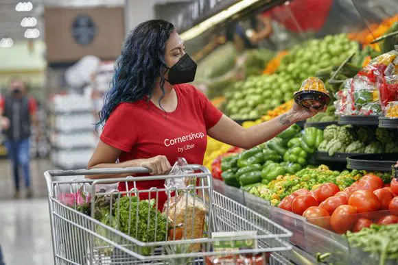 Consumo en alimentos, moda y tiendas por departamento alcanzaría los S/ 1,200 millones por campaña navideña 1 Consumo en alimentos, moda y tiendas por departamento alcanzaría los S/ 1,200 millones por campaña navideña