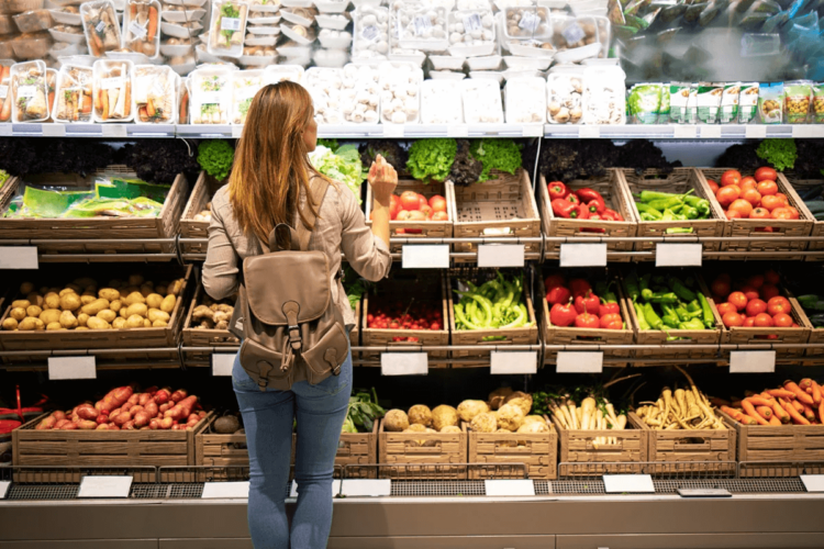 D-commerce, monetización del contenido y otras tendencias de consumo para el 2023, según la IA