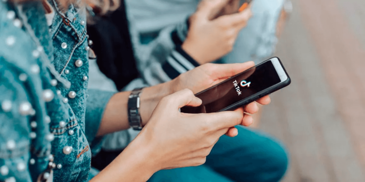 Tendencias en Tiktok, el show semanal que mostrará en televisión los últimos“hits musicales" de la plataforma de video 1 Tedencias en Tiktok, el show semanal que mostrará en televisión los últimos“hits musicales" de la plataforma de video