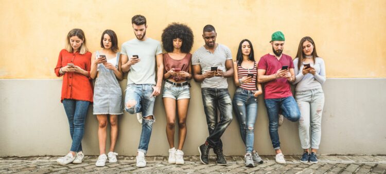 “Zillennials", el nicho de mercado entre los millennials y la Generación Z 1 “Zillennials", el nicho de mercado entre los millennials y la Generación Z