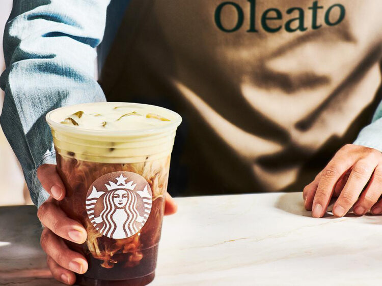 Starbucks quiere conquistar el mercado del café en Italia incluyendo aceite de oliva a sus bebidas