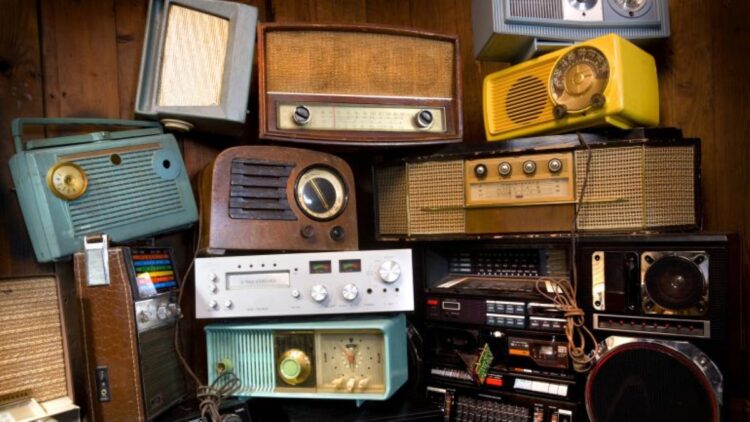 Día Mundial de la Radio: más de 100 años adaptándose a las preferencias del público 1 La importancia de la radio