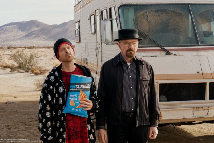 Bryan Cranston y Aaron Paul promocionan producto con spot al estilo ‘Braking Bad’