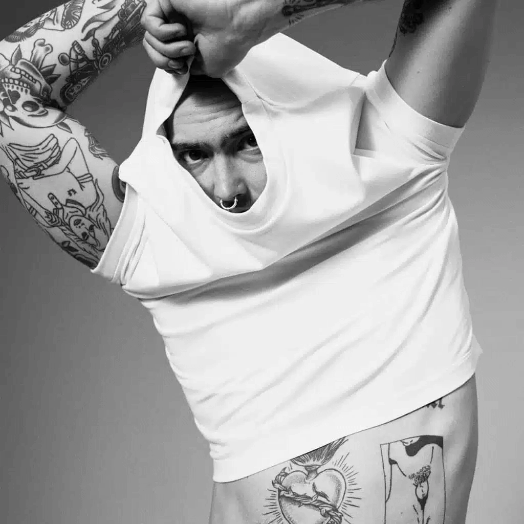 Calvin Klein revive icónica publicidad de los 90s, pero ahora protagonizada por hombres trans 4 boys boys boys1