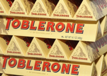 El emblemático empaque de Toblerone se verá obligado a cambiar por reglamento suizo