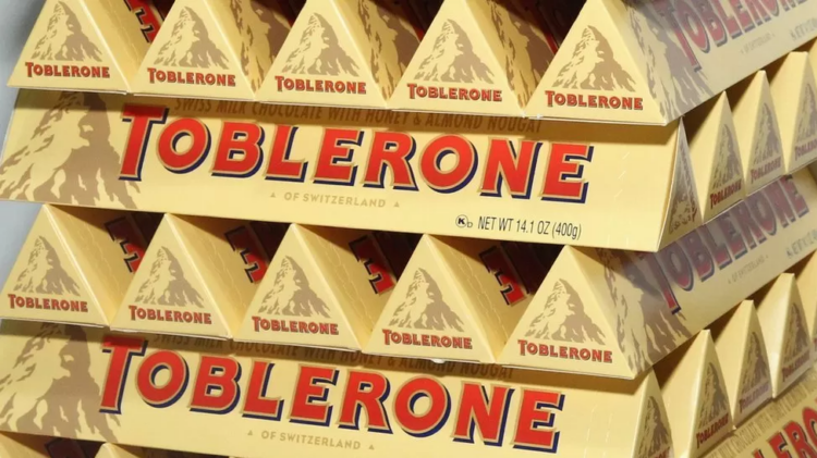 El emblemático empaque de Toblerone se verá obligado a cambiar por reglamento suizo