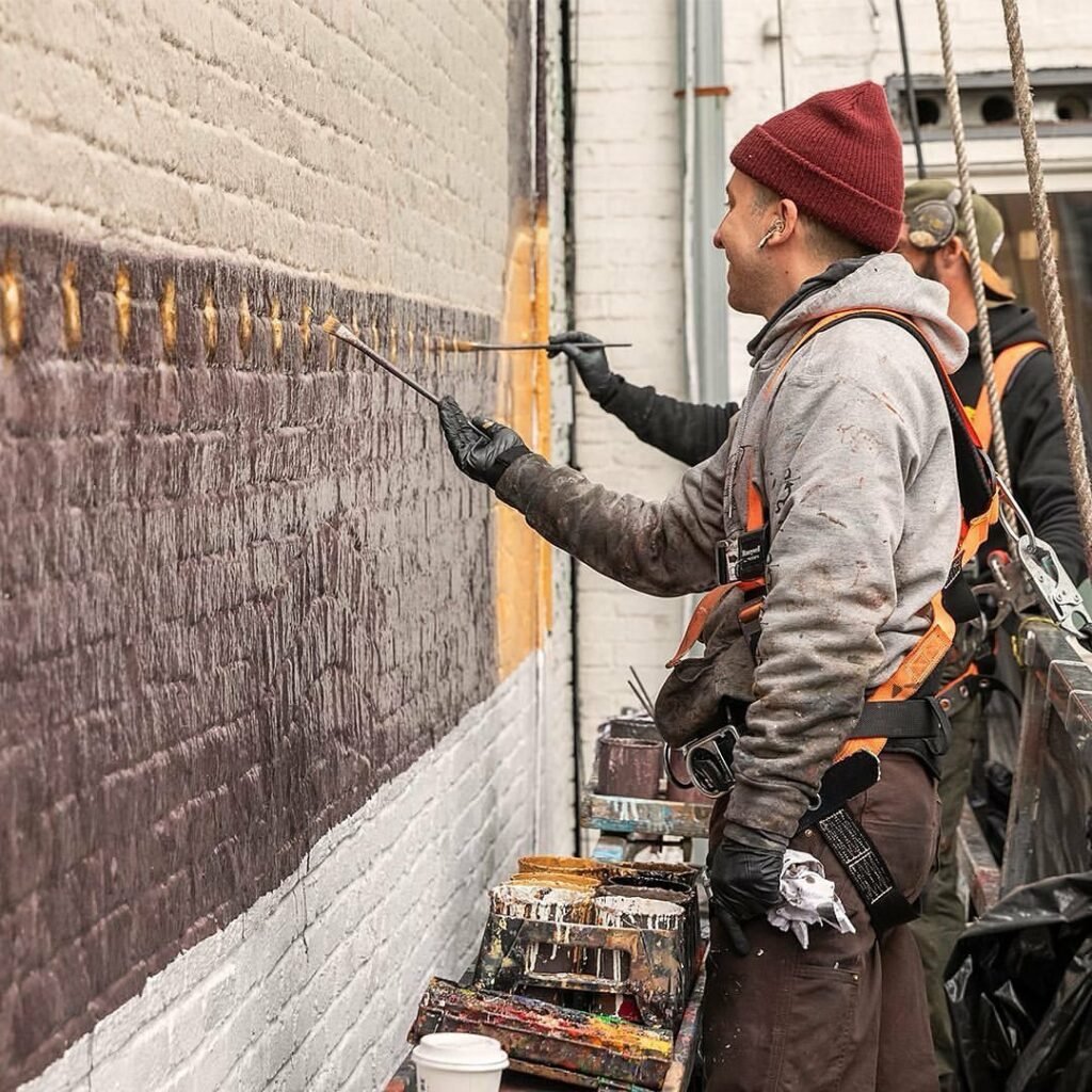 Gucci apuesta por publicidad exterior pintada a mano en Nueva York