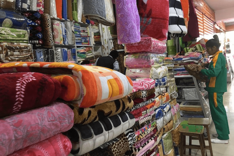 Gamarra: comerciantes reportan reactivación de ventas de textiles de invierno