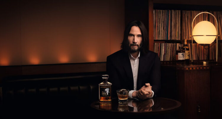 Keanu Reeves protagoniza el anuncio de la marca The House of Suntory en su centenario