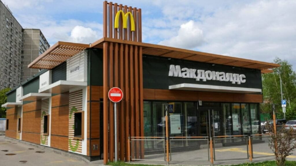 Locales de ‘fast food’: la evolución de buscar destacar para brindar una experiencia 5 Locales McDonad's