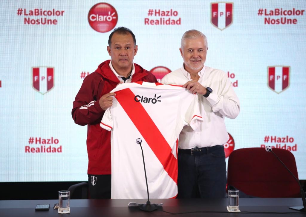 Claro es el nuevo auspiciador de las selecciones peruanas de fútbol 2 Claro es el nuevo auspiciador de las selecciones peruanas de fútbol