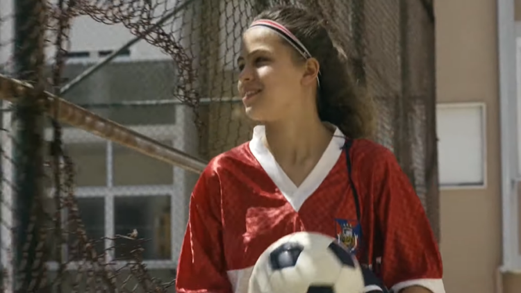 “Es una niña”, la emotiva campaña que expone prejuicios hacia las mujeres en el fútbol 1 “Es una niña”, la emotiva campaña que expone prejuicios hacia las mujeres en el fútbol