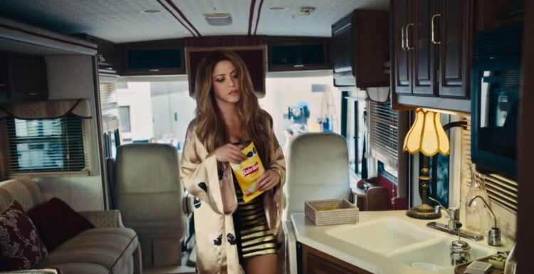 Shakira escapa de un momento de agobio en el último anuncio de Lay’s