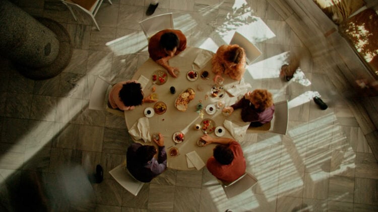 ¿Qué tan importante es la sobremesa? Esta publicidad invita a desacelerar 1 ¿Qué tan importante es la sobremesa? Esta publicidad invita a desacelerar