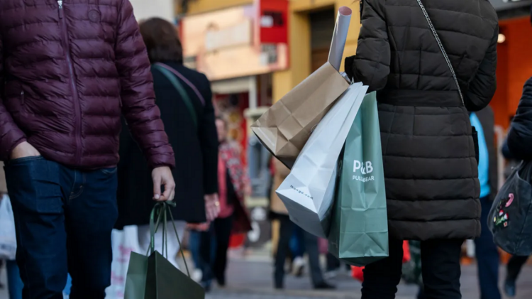 Psicología del consumidor: ¿Por qué las mujeres compran más y cómo aprovecharlo?