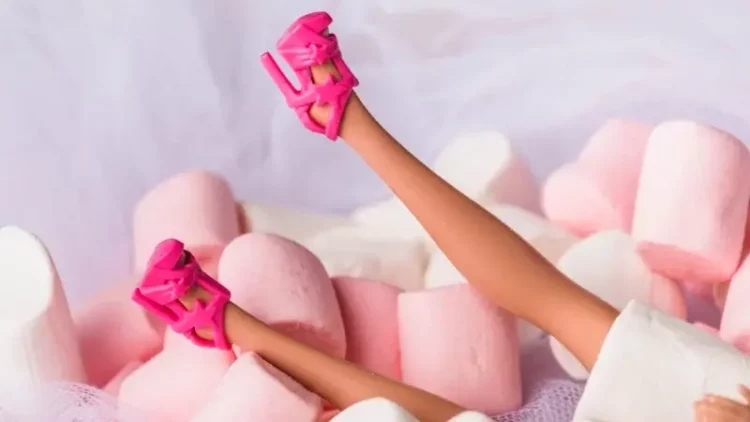 Barbie lanza nueva colección que se puede utilizar en entornos físicos y digitales 1 ¿Cuándo ver la película de Barbie en streaming?