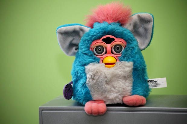 Hasbro vuelve a lanzar el Furby: ¿por qué salió del mercado? 2 Hasbro vuelve a lanzar el Furby: ¿por qué salió del mercado?