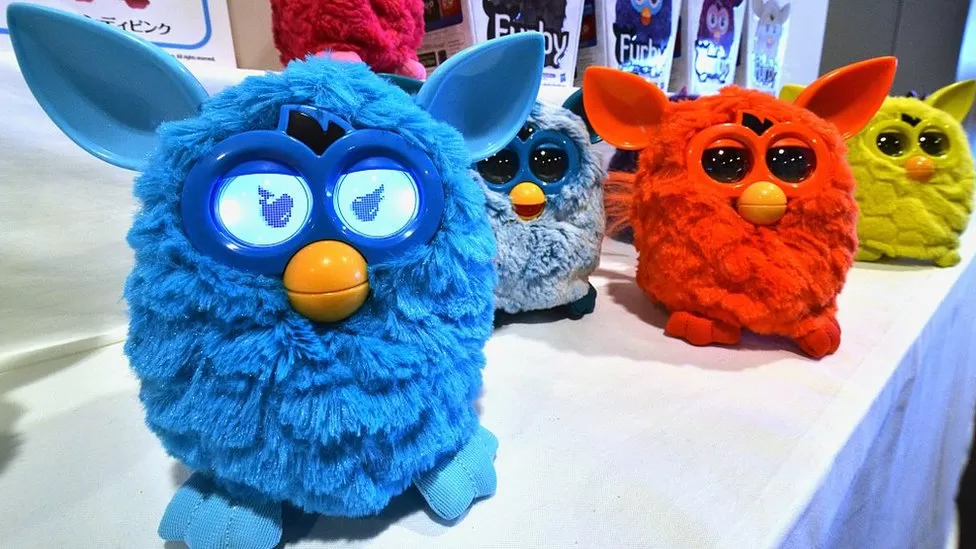 Hasbro vuelve a lanzar el Furby: ¿por qué salió del mercado? 3 Hasbro vuelve a lanzar el Furby: ¿por qué salió del mercado?