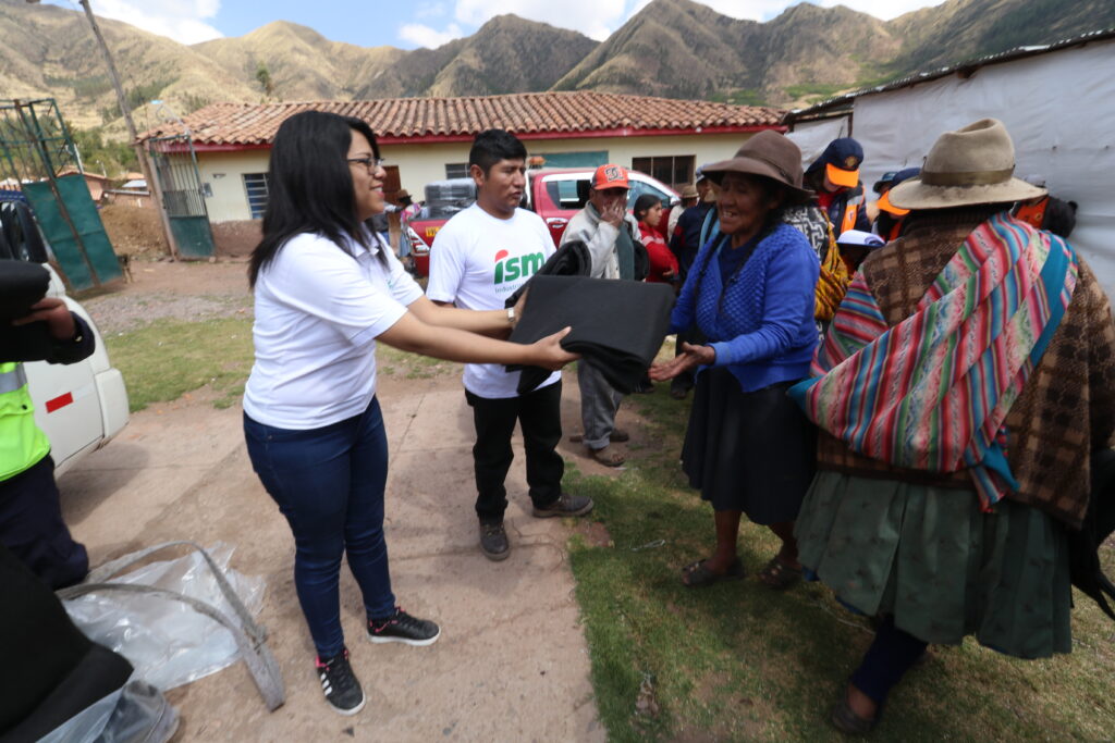 ISM REPARTO FRAZADAS EN CUSCO 3 1
